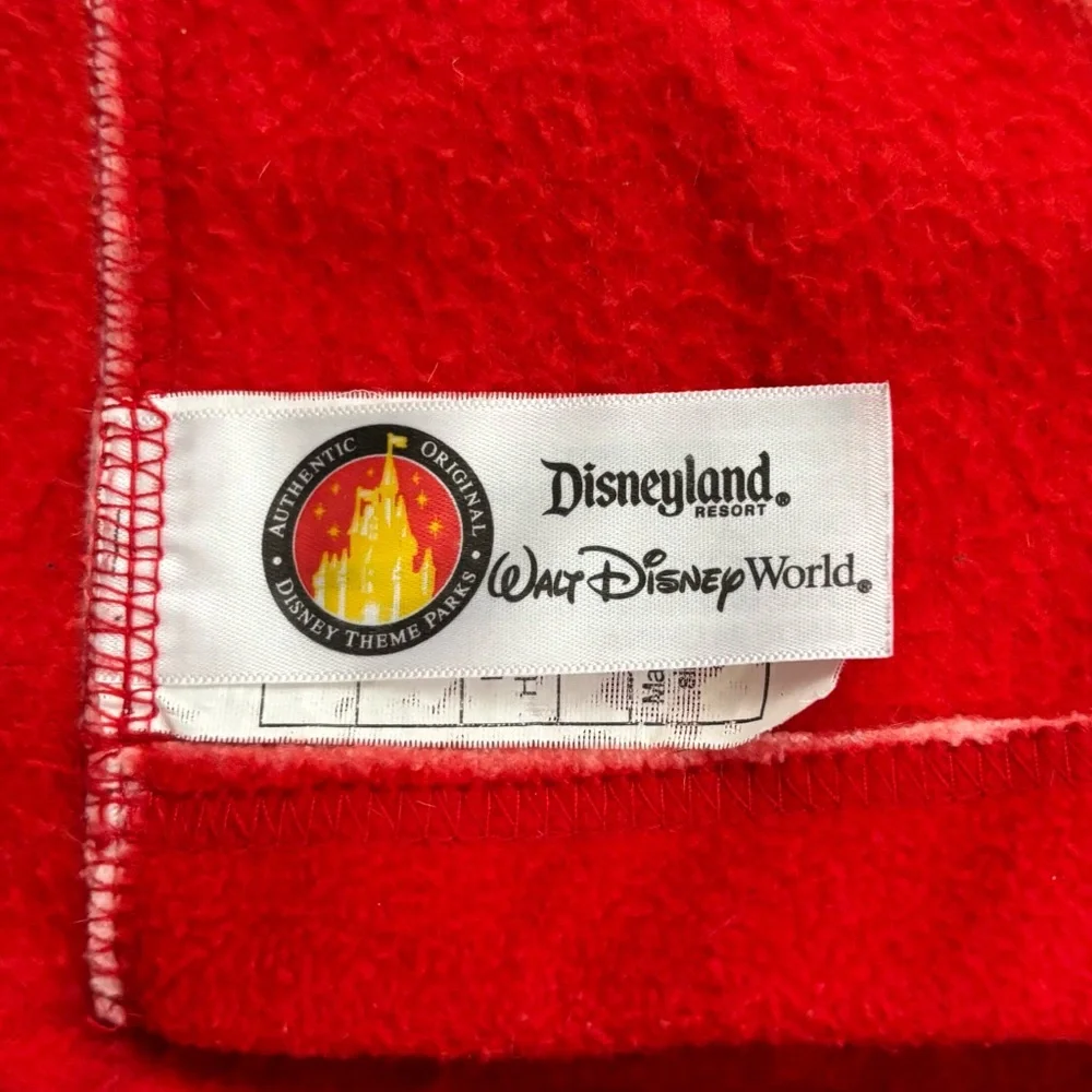 DISNEY RESORT‎ REINDEER ROUNDUP BLANKET RED FOLD IN POCKET 36